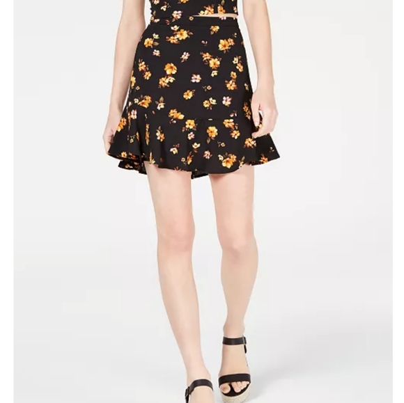 Gypsies & Moondust Dresses & Skirts - Gypsies and Moondust Mini Floral Skirt